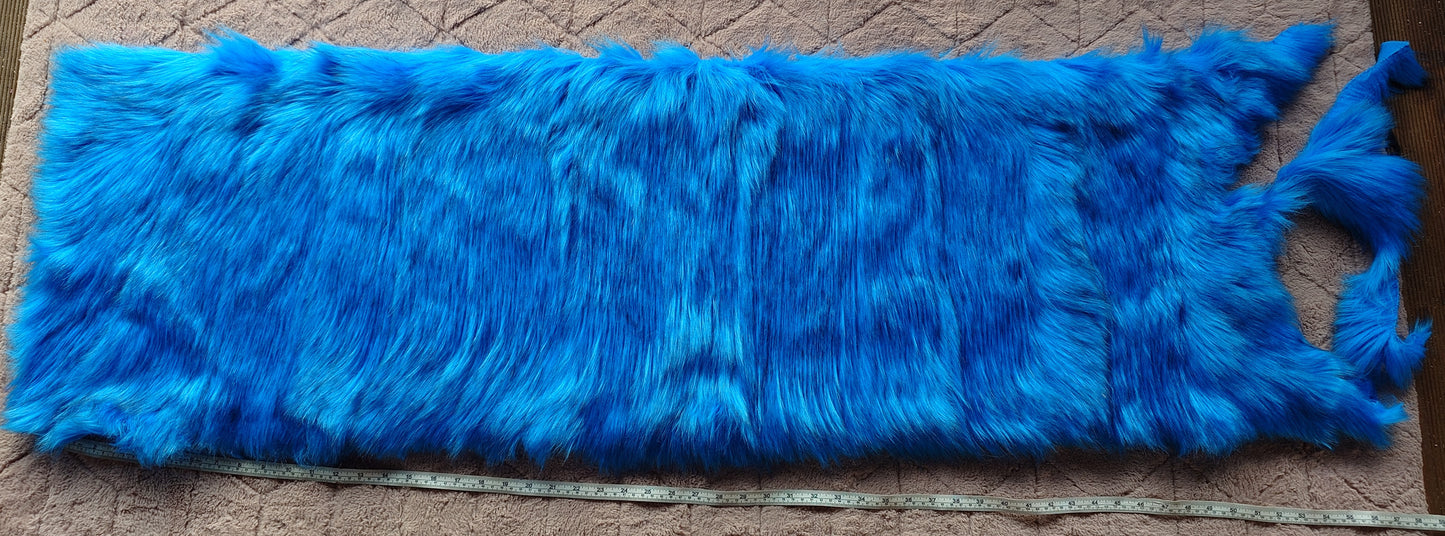 SOLD - futrasztuczne.pl tipped blue (3MJ)